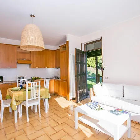 Sleeps 6 Lenno