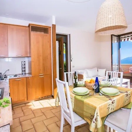 Sleeps 6 Lenno